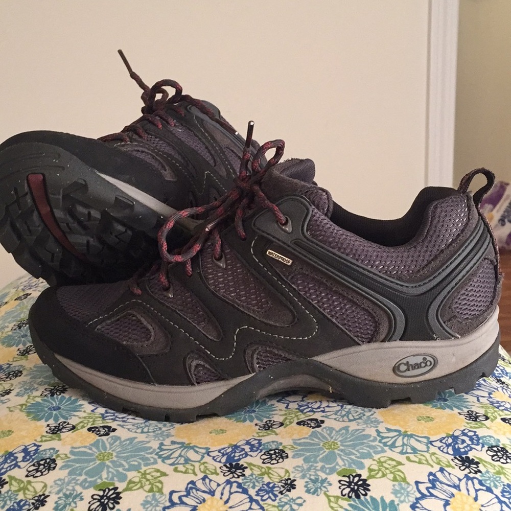 Chacos low cut hiking shoes